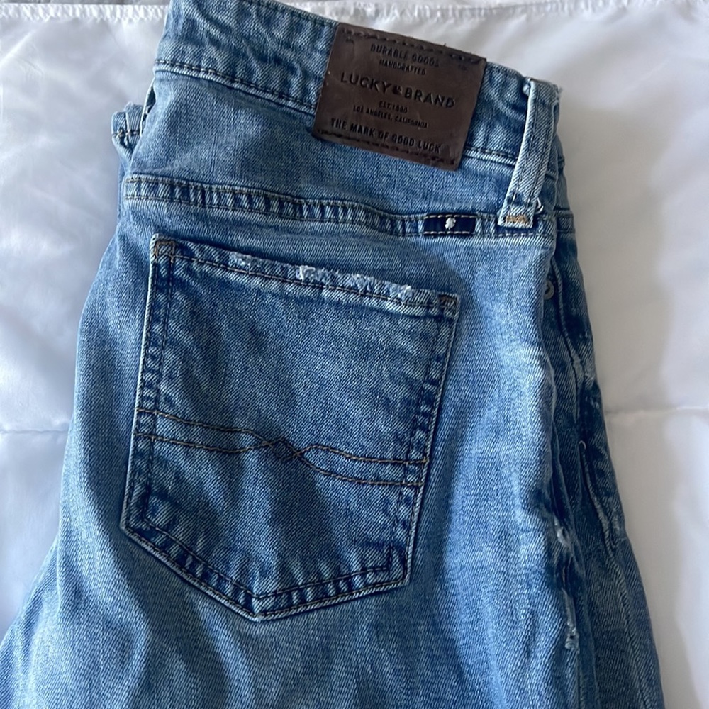 Lucky Jeans - Picture 4 of 6